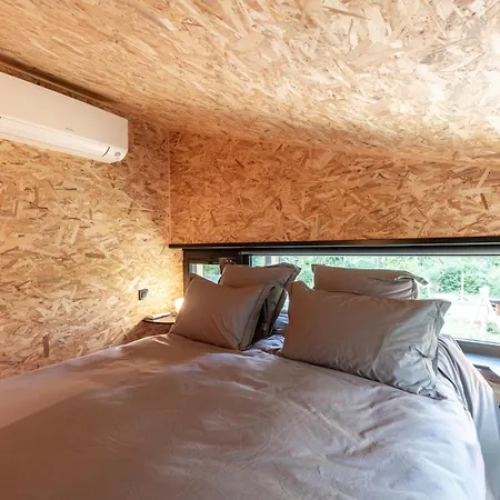 Me Voila 10 別荘 Biron