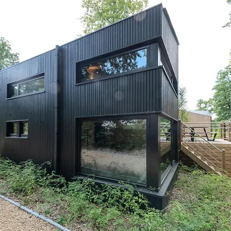 Me Voila 10 別荘 Biron